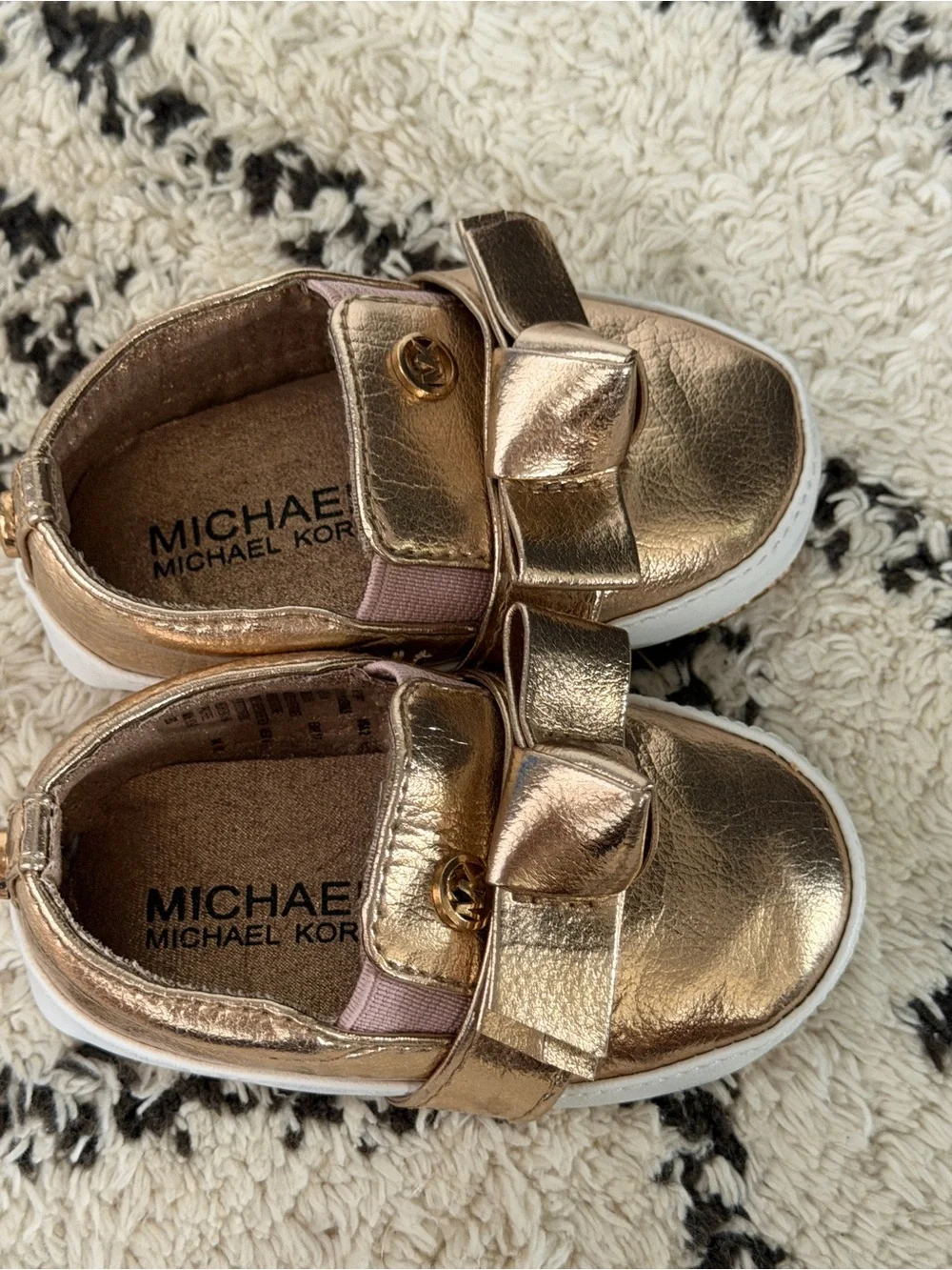 Michael Kors Baby Poppy Rose Gold Bow Slip On Sneakers Infant Size 2 EU 17 shoes